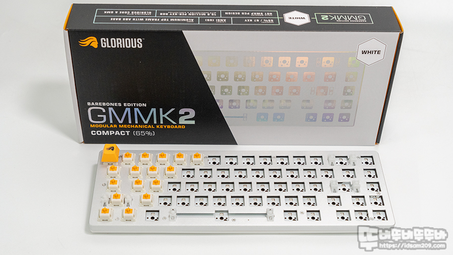  글로리어스 GMMK2 65% Barebone 커스텀 키보드