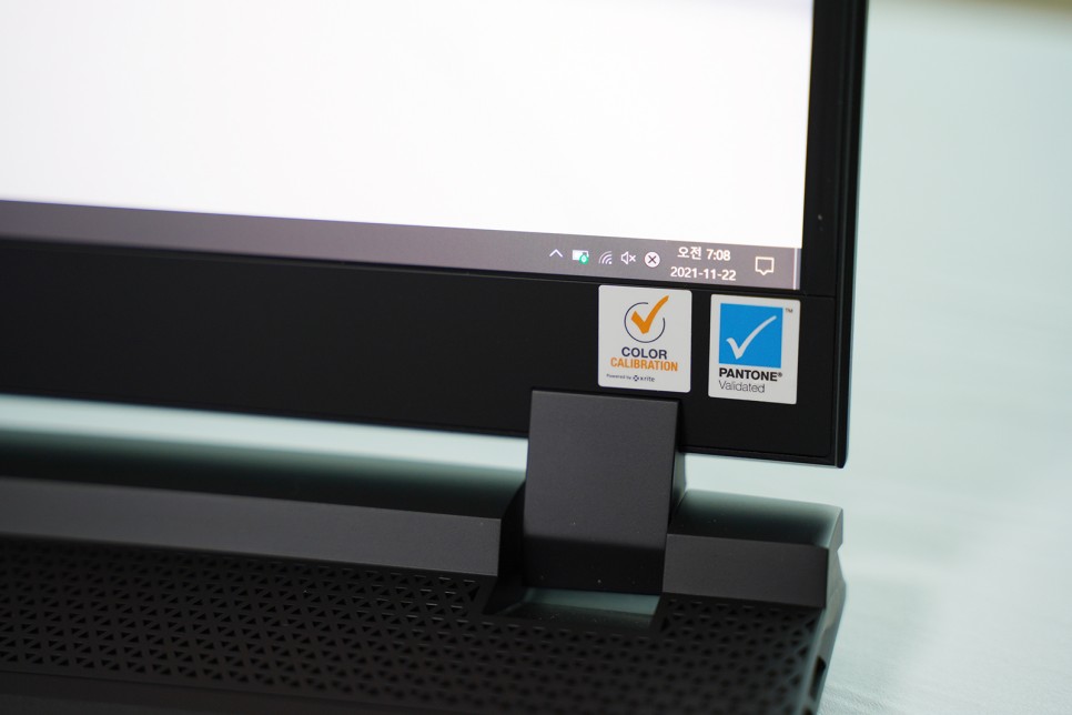 그래픽 작업용 AERO 17 HDR XD 7