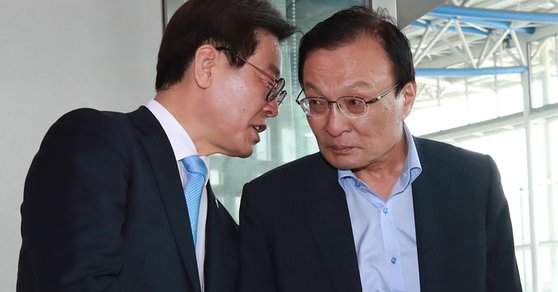 文정부 靑인사 "성남공항서 달러뭉치 1