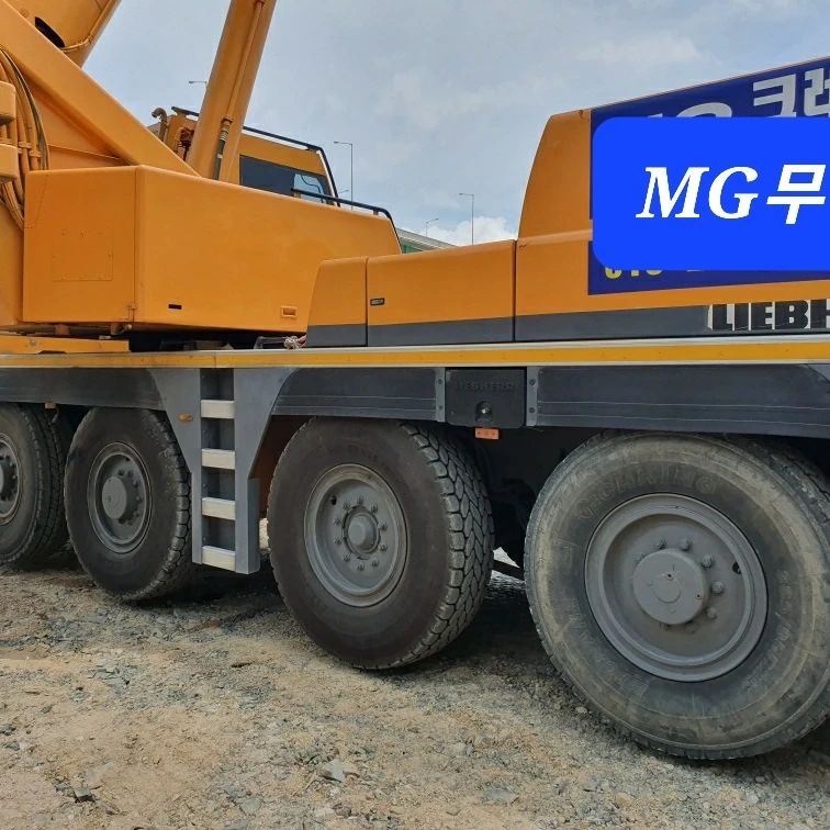  립벨 LIEBHERR  LTM1060 모델 2000년식 1억3500만원 판매합니다.