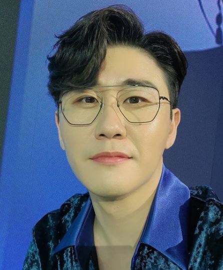  영탁 소속사 대표 피소