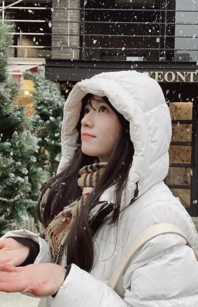 하이브에서 캐스팅했었다는 17살 일반인 외모 수준ㄷㄷㄷㄷㄷ
