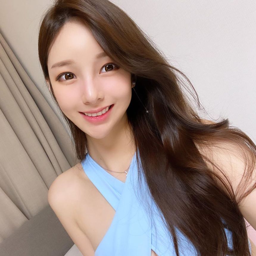  오또맘 VS 야옹이 작가(웹툰 여신강림) 요가복 사진