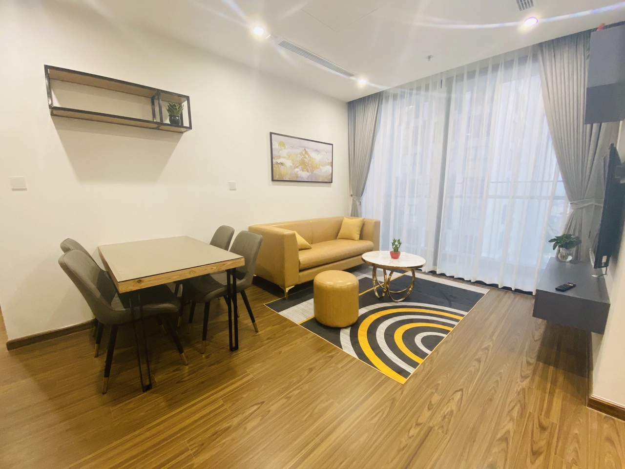  [ 하노이 아파트 임대] 빈홈 웨스트 포인트 2룸/풀옵션/ - 2000만동 - 0968650193