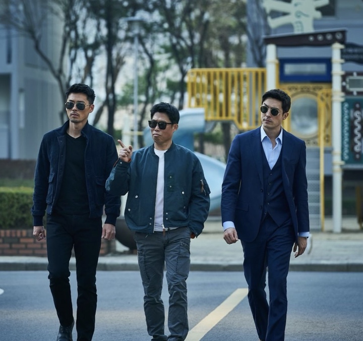  공조 2 인터내셔날 평점 반응 손예진 눈치 보게되는 추석 가족 영화