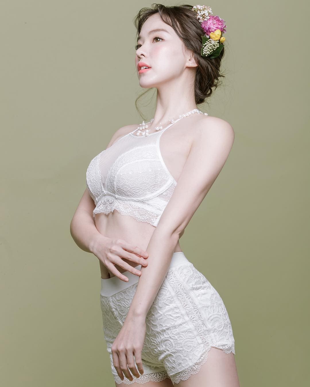 hot Korean girl - Ha Neuli