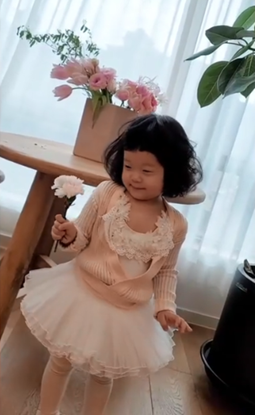  백종원소유진 막내딸, 24억 집에 사는 4살 공주…머리 볶으니 귀여움 2배