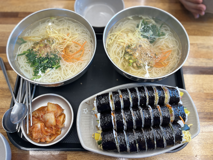 김밥3줄 국수2개