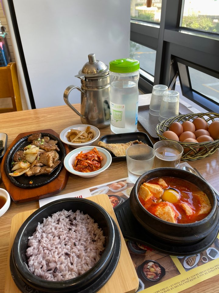 순두부찌개 한상차림