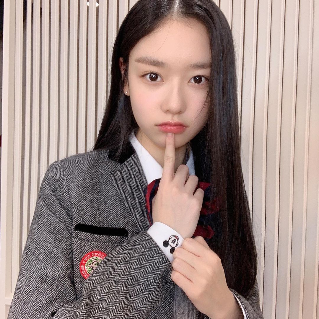  03년생 프로듀스48 출신 아이돌 김도아 인스타그램 셀카 사진