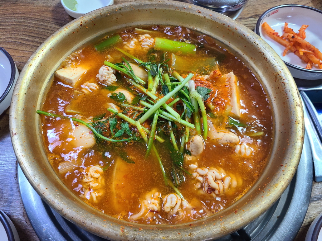 Badayangpunidongtaetang (바다양푼이동태탕) 2