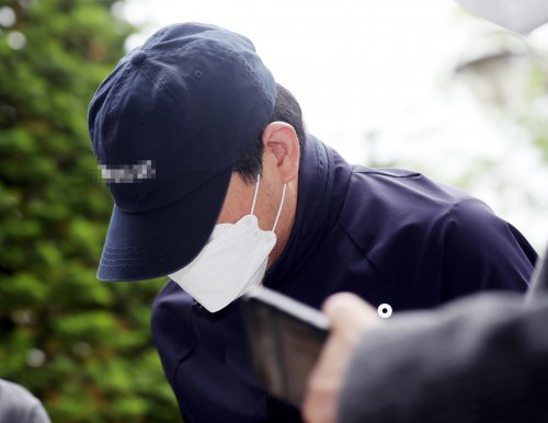  "네살 딸 손잡고 가던 엄마 진짜 못 봤나"···운전자는 '묵묵부답'