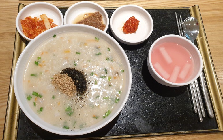  본죽 - 짬뽕죽의 강렬한 기억