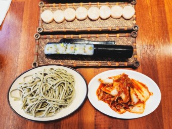 활화산 미나리 샤부칼국수