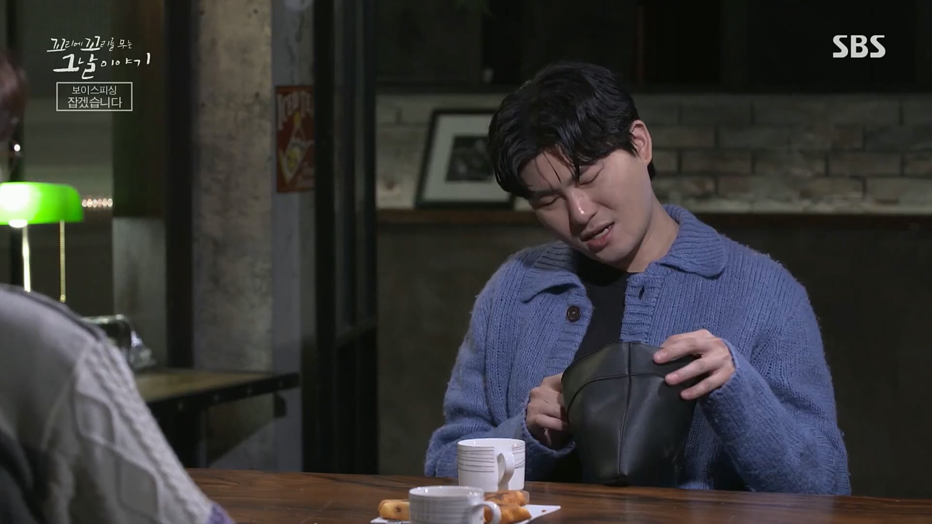 꼬리에꼬리를무는그날이야기.E58.221222p.H264-F1RST.mp4_20230101_152730.807.jpg