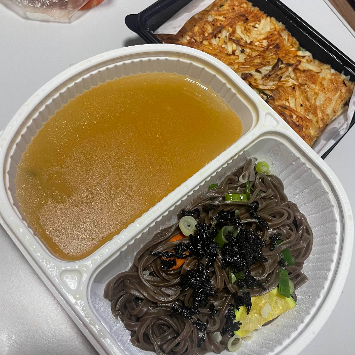  [신림] 비오는 날 뜨끈하고 부드러운 <봉평 옹심이 메밀칼국수>