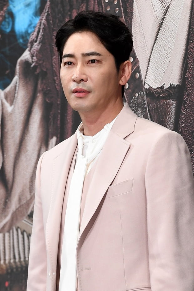  스태프 성폭행으로 징역3년에 집행유예를 선고 받은 강지환