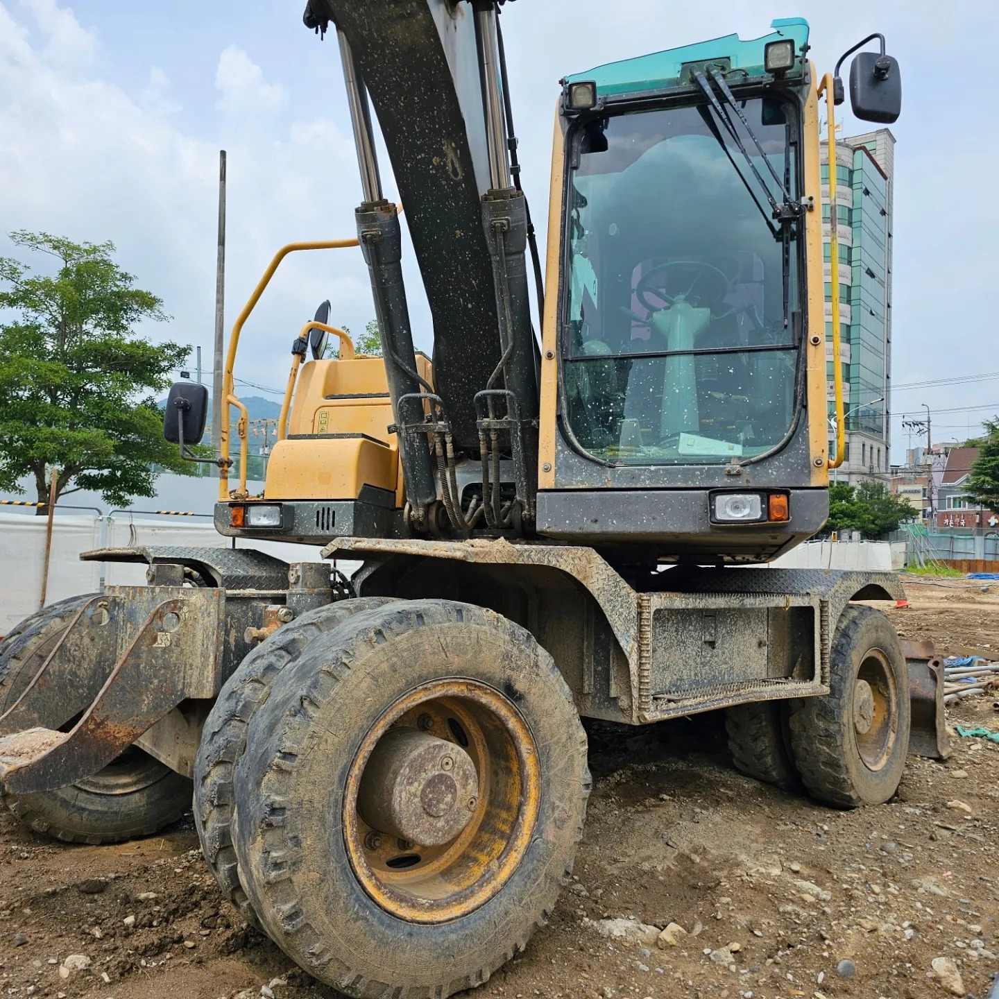  볼보 EW145B 2009년식 3300만원 판매합니다.