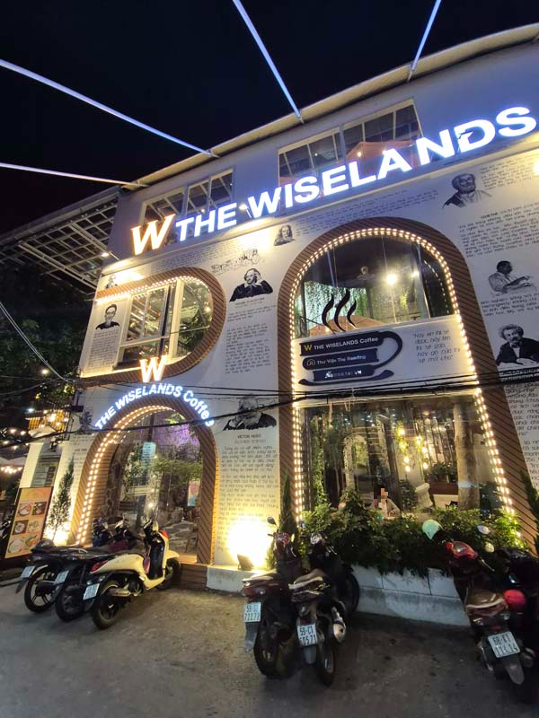 호치민여행_호치민카페_3군_북카페_더와이즈랜드_The WISELANDS_외관