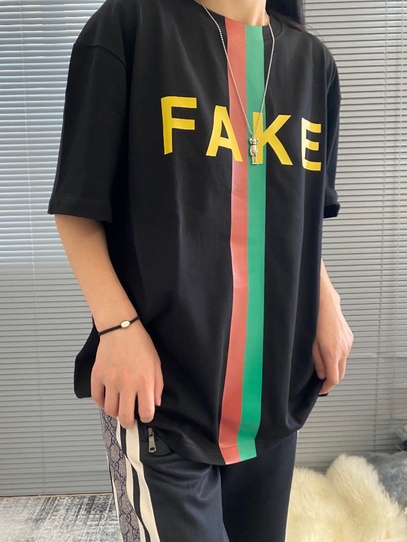  [GUCCI] 구찌 'Fake/Not' 프린트 오버사이즈 티셔츠 616036 XJCXX 1082