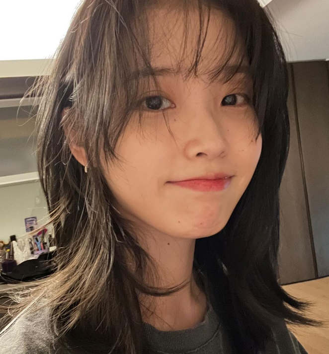  아이유 인스타 업로드