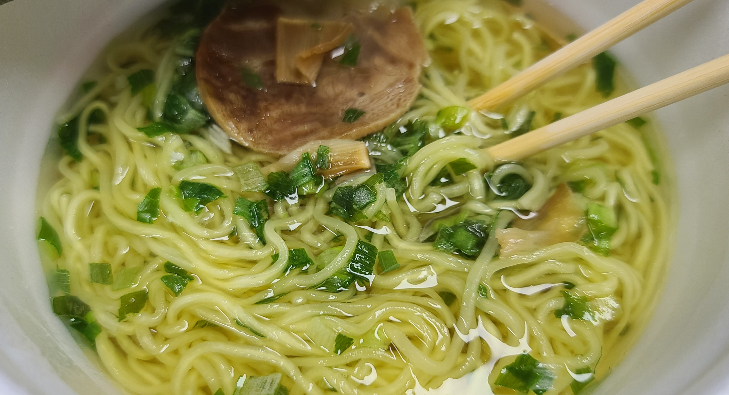 일본컵라면 일본인기라면 세아부라쇼유컵라면 야마다이 뉴터치 스고멘 간장맛라멘 차슈 파 물붓기 교유라멘 생면