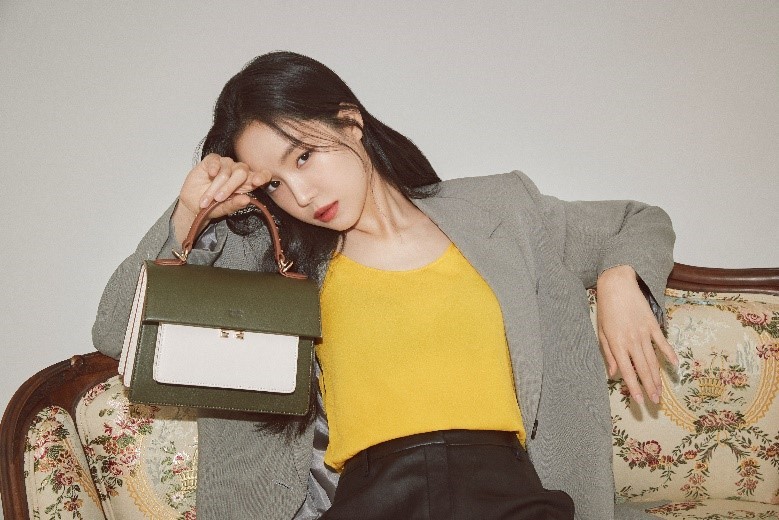  손나은 사만사타바사 20FW