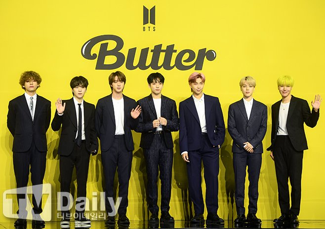  방탄소년단, '열정페이' 논란…탁현민 "정작 본인들 불만 NO, 법 바꾸던가"