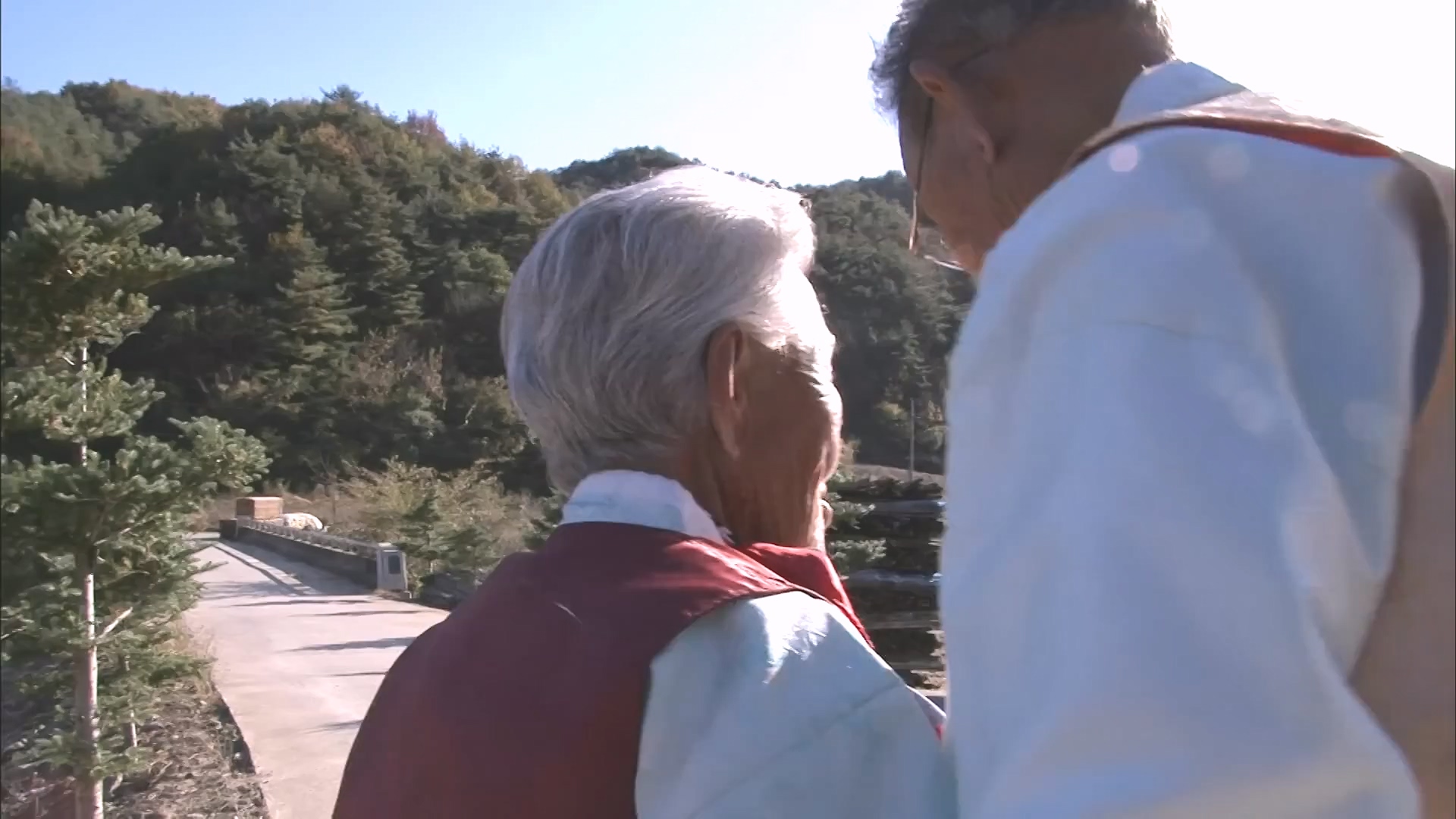 [인간극장 다시보기] 다시 태어나도 서로밖에 없다 하시는 백발의 황혼 부부, 따뜻하고 싱그러운 신혼일기 제2막이 시작된다 KBS 방송.mp4_20240415_133502.884.jpg