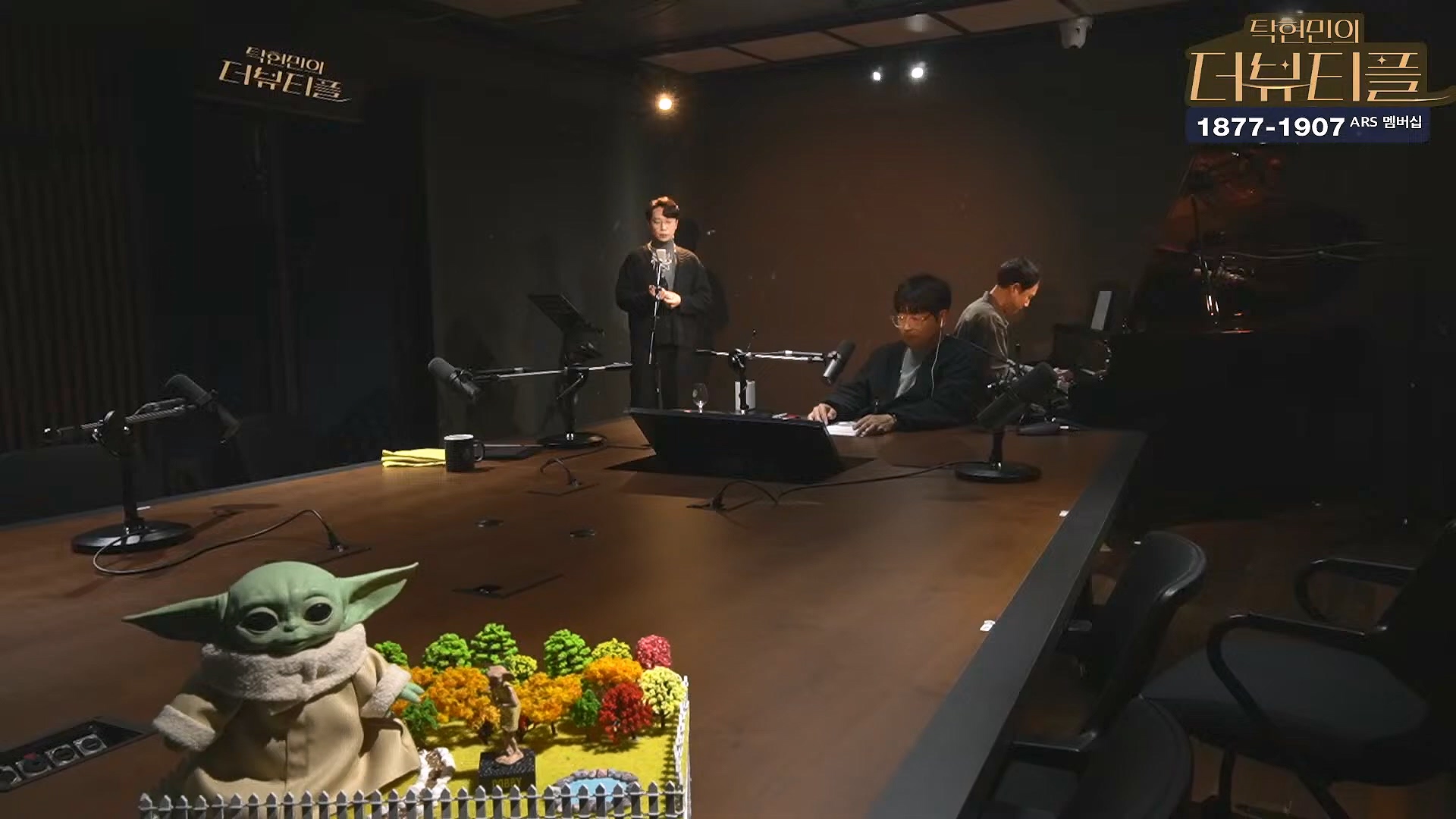 [#탁현민의더뷰티플] 더 하모닉스 _ 2024년 11월 30일 토요일 _ 다시 16회.mp4_20241201_083651.565.jpg