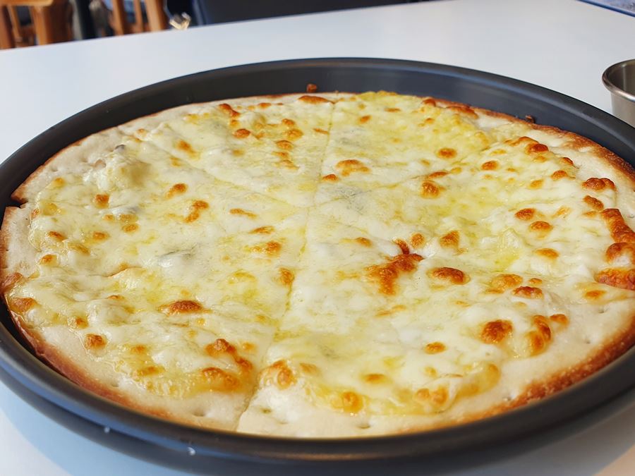 작은-사이즈-고르곤졸라-피자