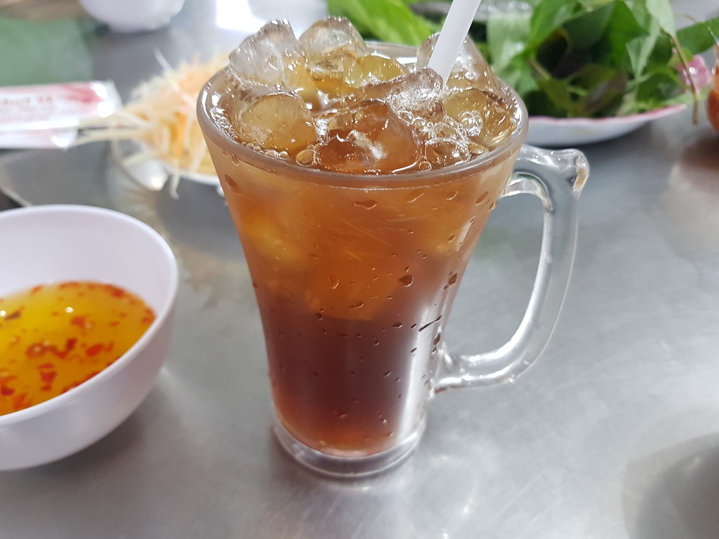 붕따우 여행 로컬 맛집 반콧 전문점 Banh Khot 14 - 금귤 홍차 주스(TRA TAC)