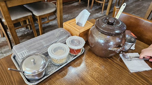 김해시락국밥 테이블 세팅