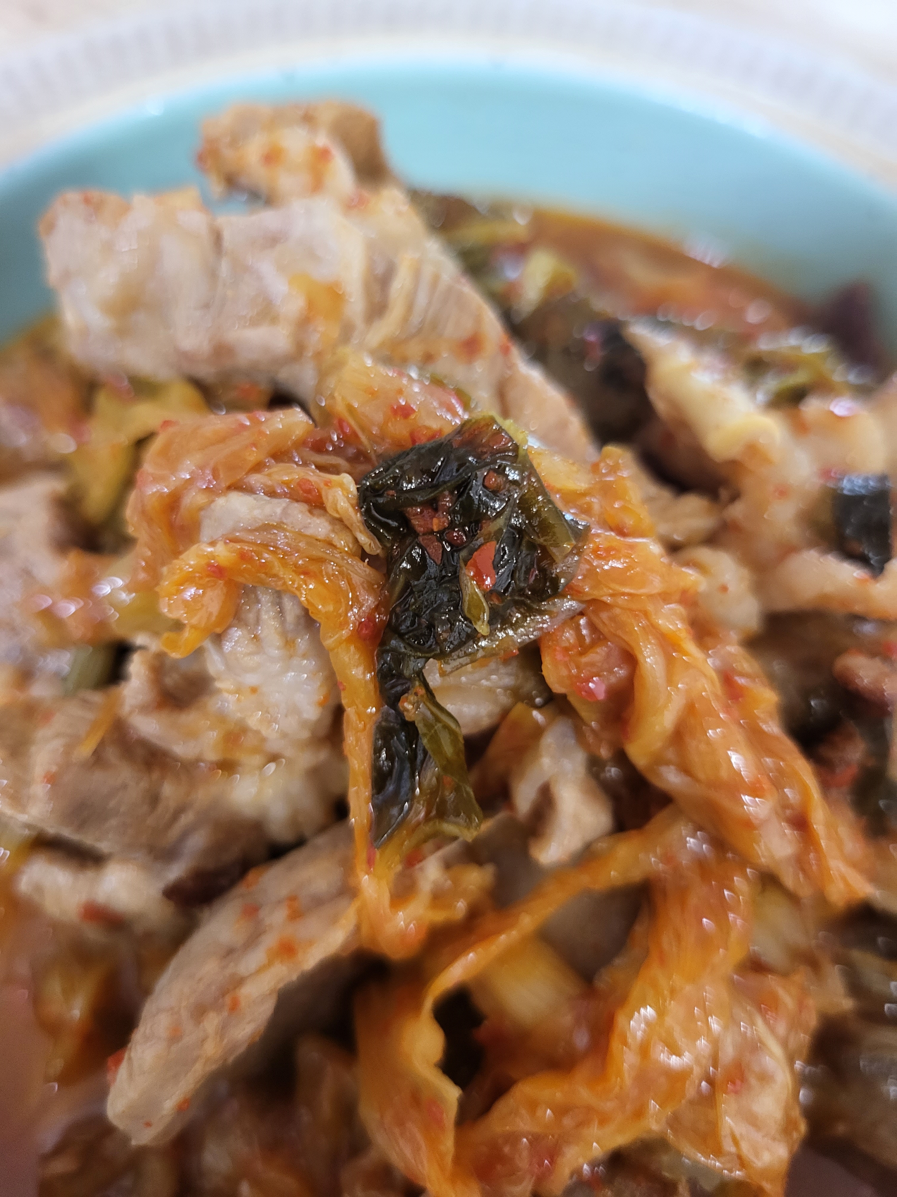  여름에 입맛 없을 때 시원한 김치 찌개가 입맛을 돋아 주네요