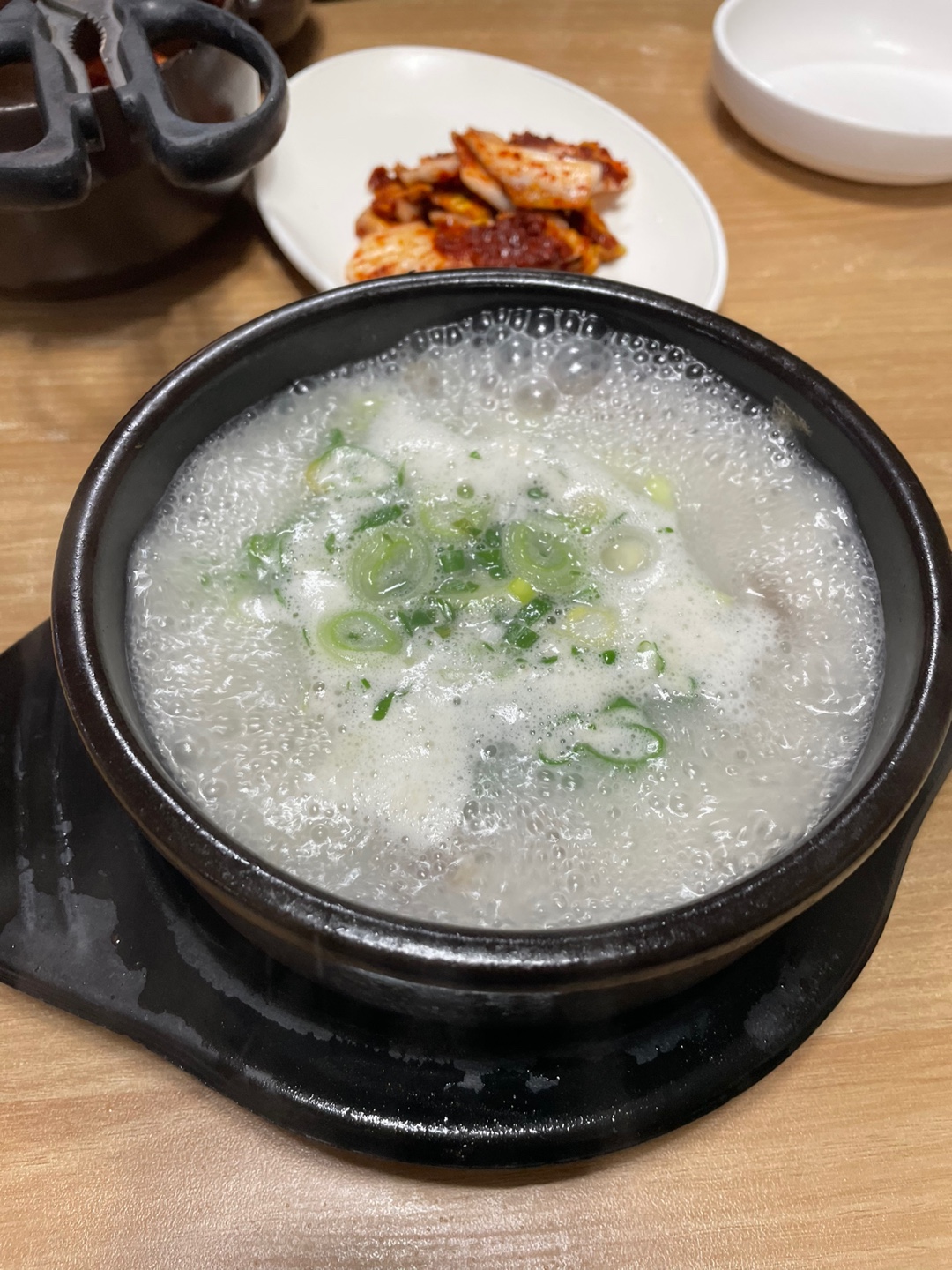 끓는 소머리 국밥