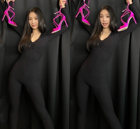  손나은, YG 가더니 또 민망 패션! [사진]