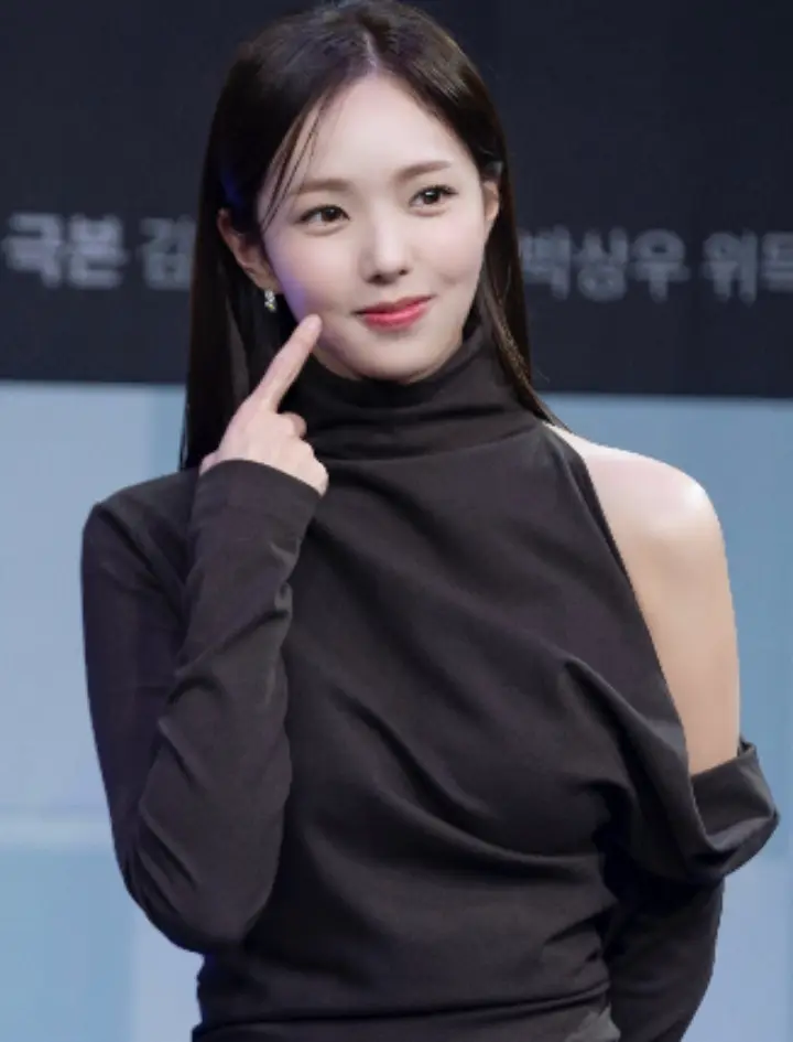 배우-채수빈-사진
