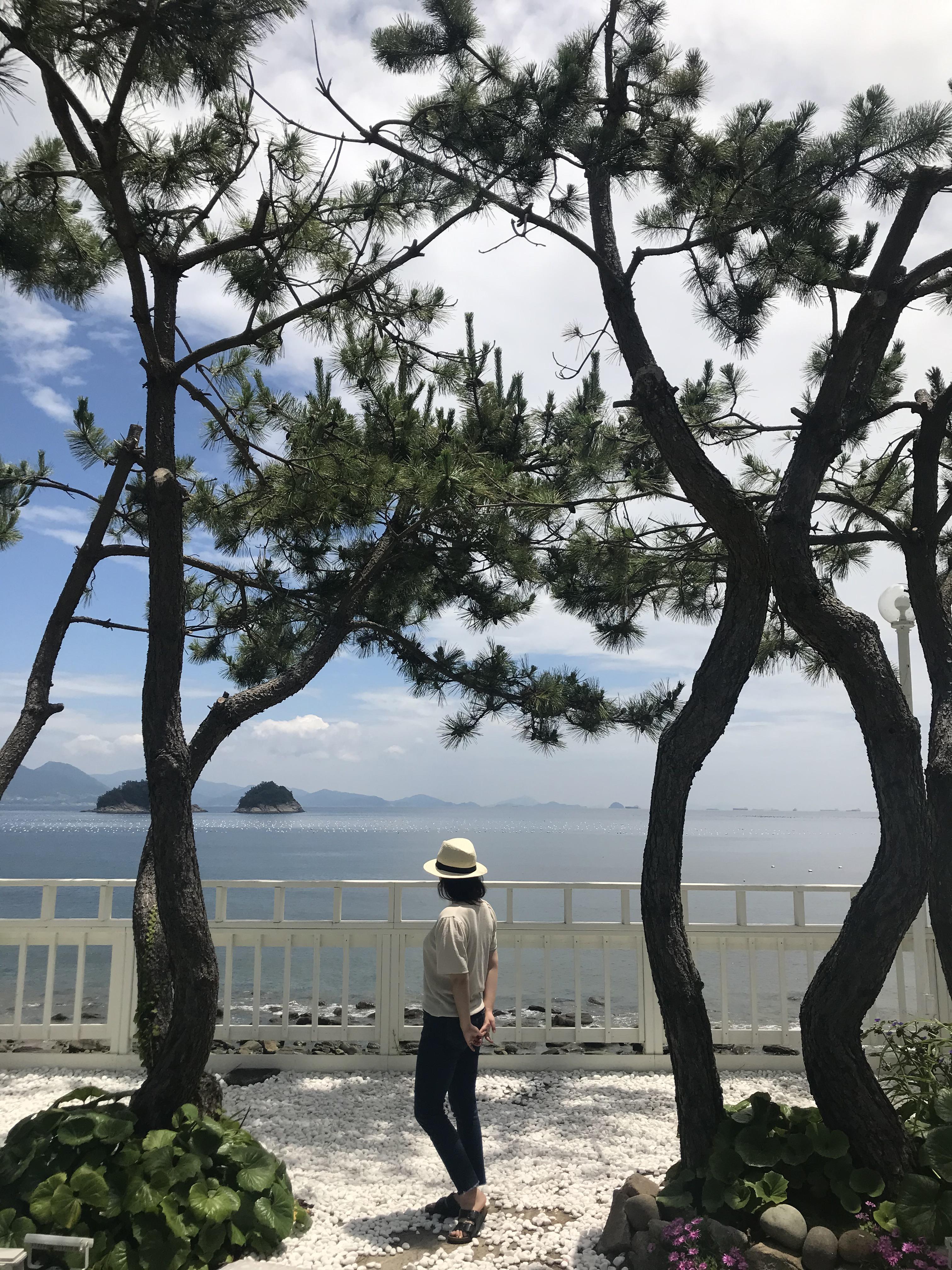  여수바다를 흠뻑 느낄 수 있는 여수 여행 명소, 여수 카페 카페드 몽돌