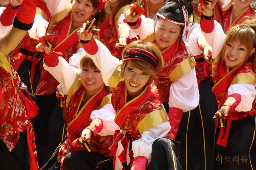 도쿄 8월 축제 하라주쿠 오모테산도 겐키마쓰리 슈퍼 요사코이