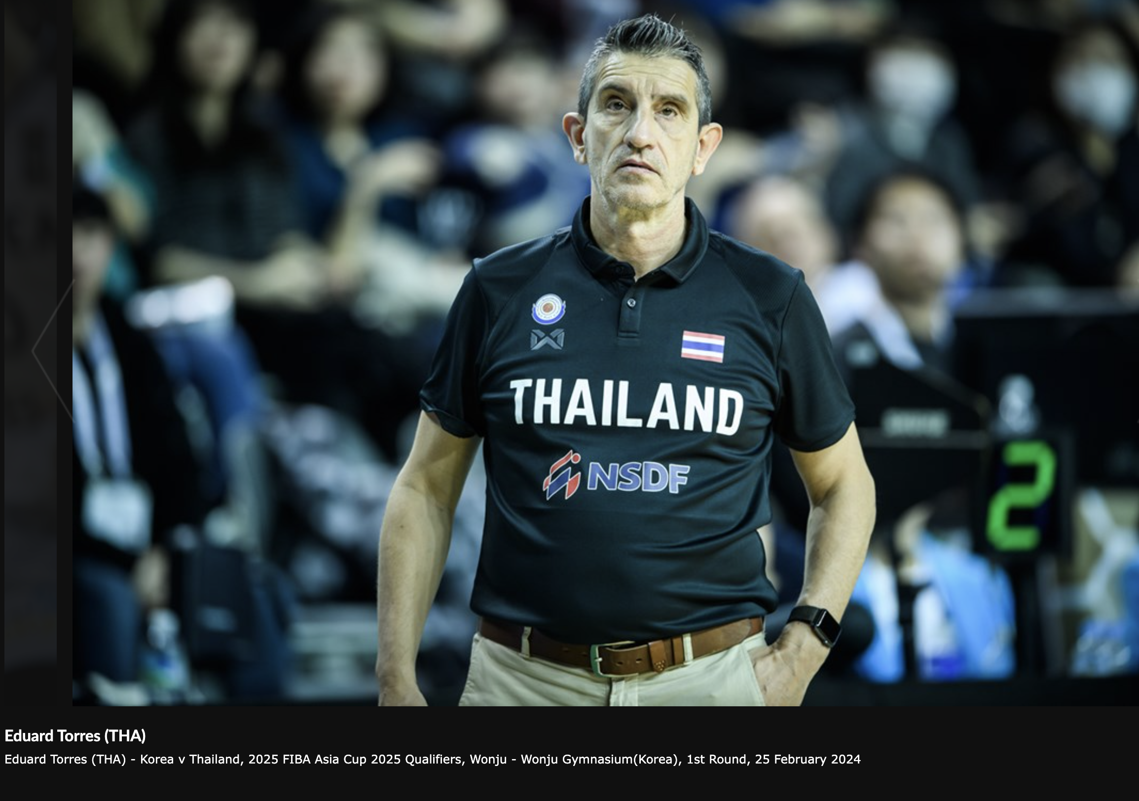 2025 FIBA 아시아컵 예선 한국과 태국의 경기 중 에두어드 토레스 태국 대표팀 감독님 모습입니다.