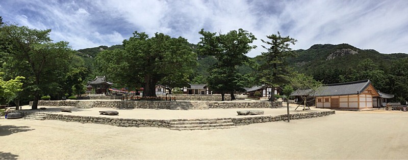  화려하지만 시끄럽지 않은 절집, 부안 능가산 내소사