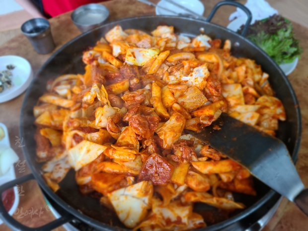  분당 정자동 줄서서 먹는 닭갈비 맛집 정통춘천닭갈비