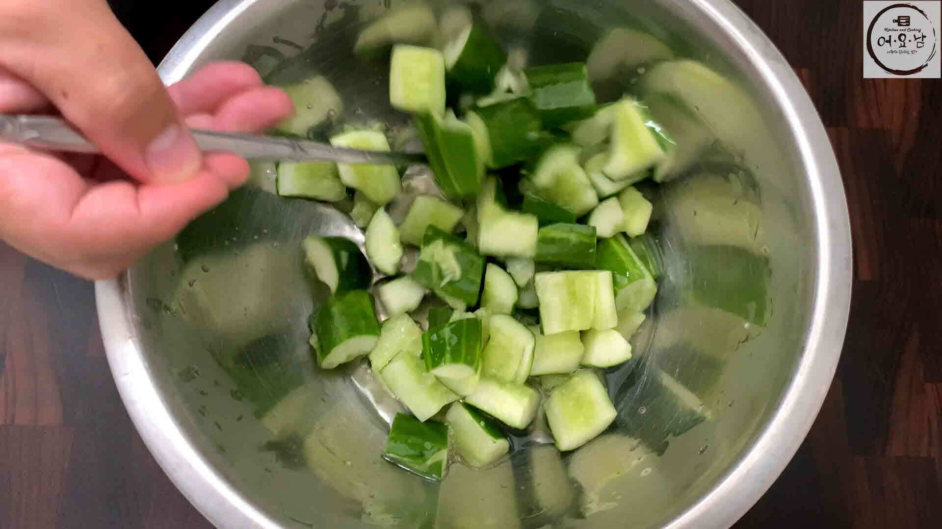 오이탕탕이무침_오이절이기2