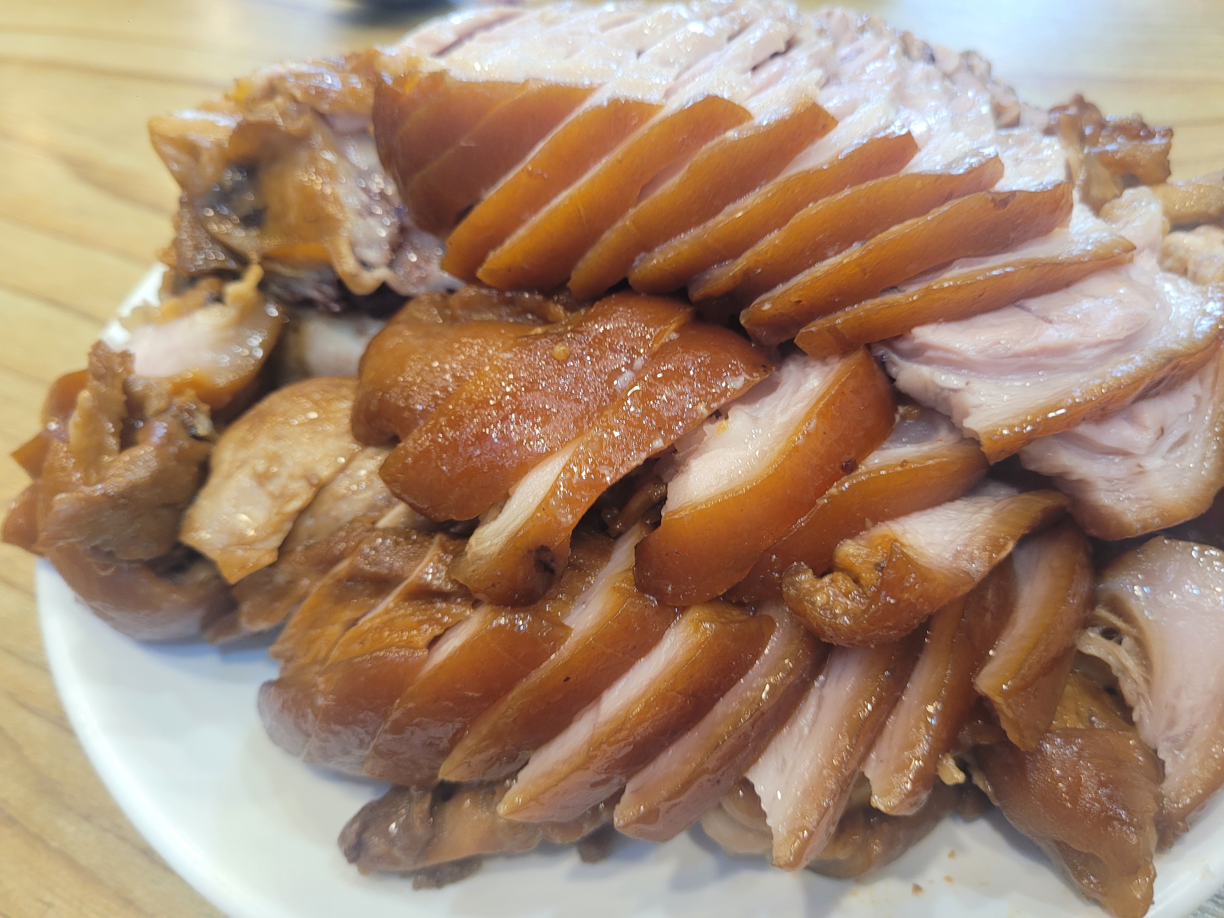 Hongyureungohyangjokbalsamgyetang (홍유릉오향족발삼계탕) 1