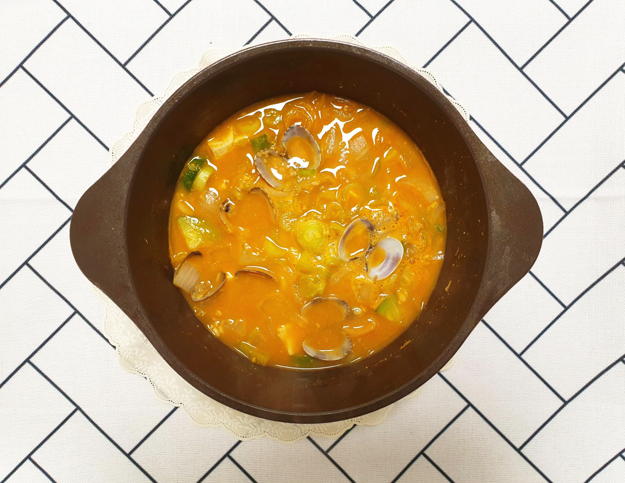  된장찌개 맛있게 끓이는 방법 바지락 넣고 끓이기
