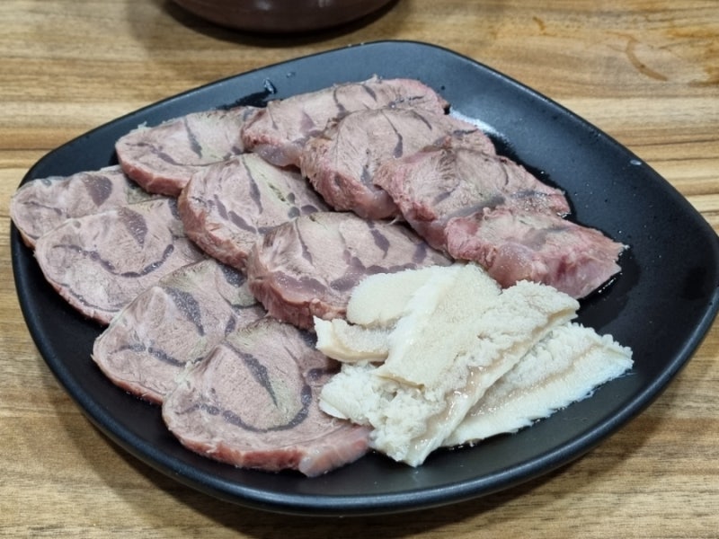 서울 덕수궁 곰탕집 '부민옥'