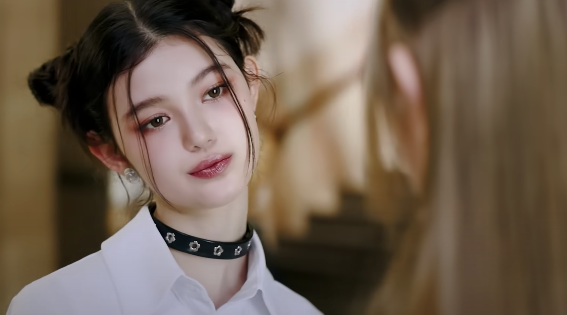  뉴진스가 비비안 웨스트우드를 입었다고? 펑크 문화와 프레피룩의 만남 feat. 추억의 미드 <가십걸>