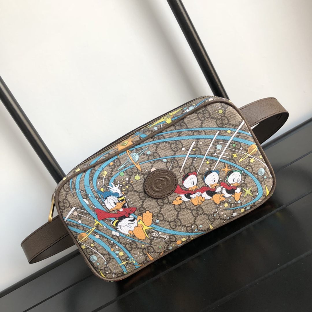  [GUCCI x DISNEY] 구찌 X 디즈니 도널드 덕 프린트 벨트 백 602695 2O4AT 8679