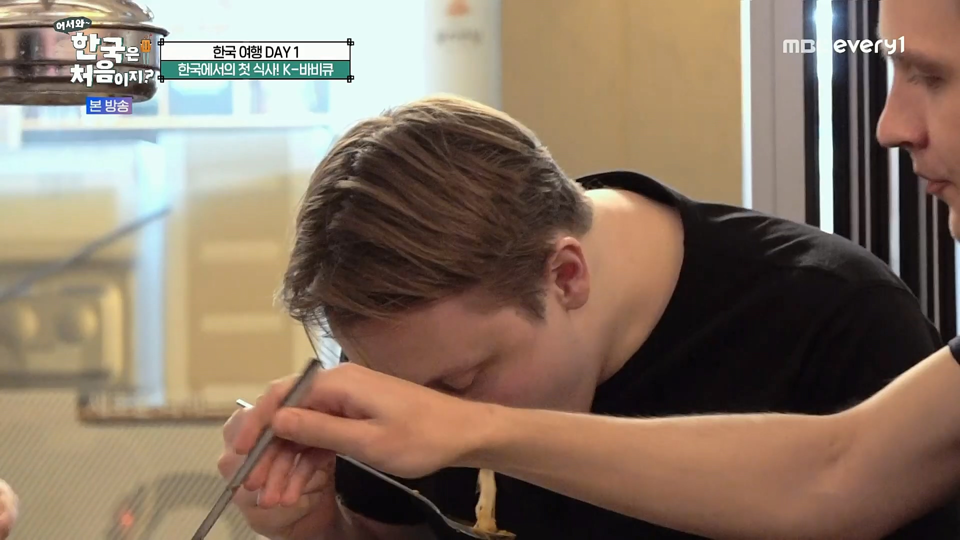 어서와 한국은 처음이지.E272.221201p.H264-F1RST..mp4_20221203_182117.819.jpg