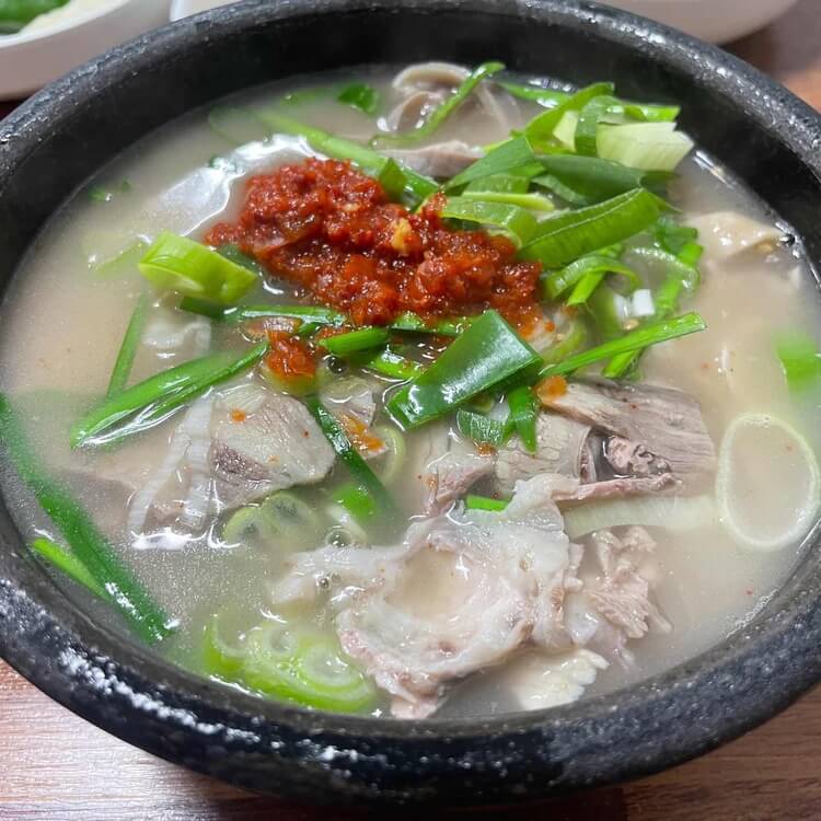 돼지국밥 맛있게 만드는 방법5